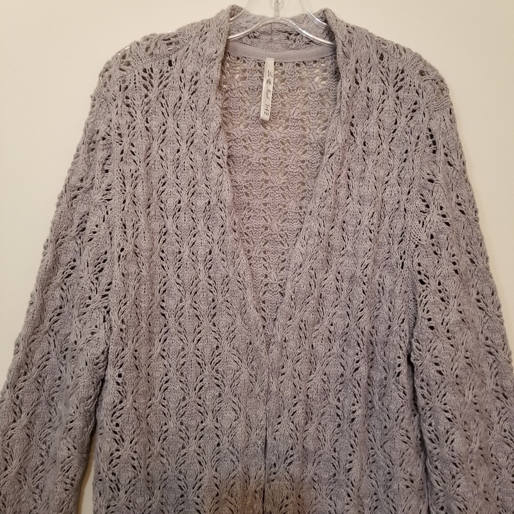 Leo & Nicole Cable Knit Cardigan